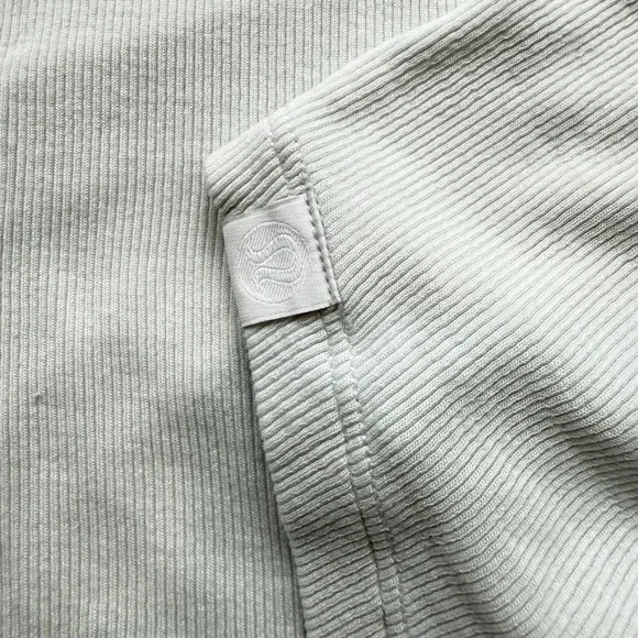 Lululemon Ebb to Street Long Sleeve Ribbed Shirt Light white Yoga Top Size 4/6 - Picture 2 of 5